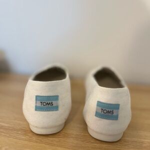 TOMS white/creamish Canvas Slip-Ons